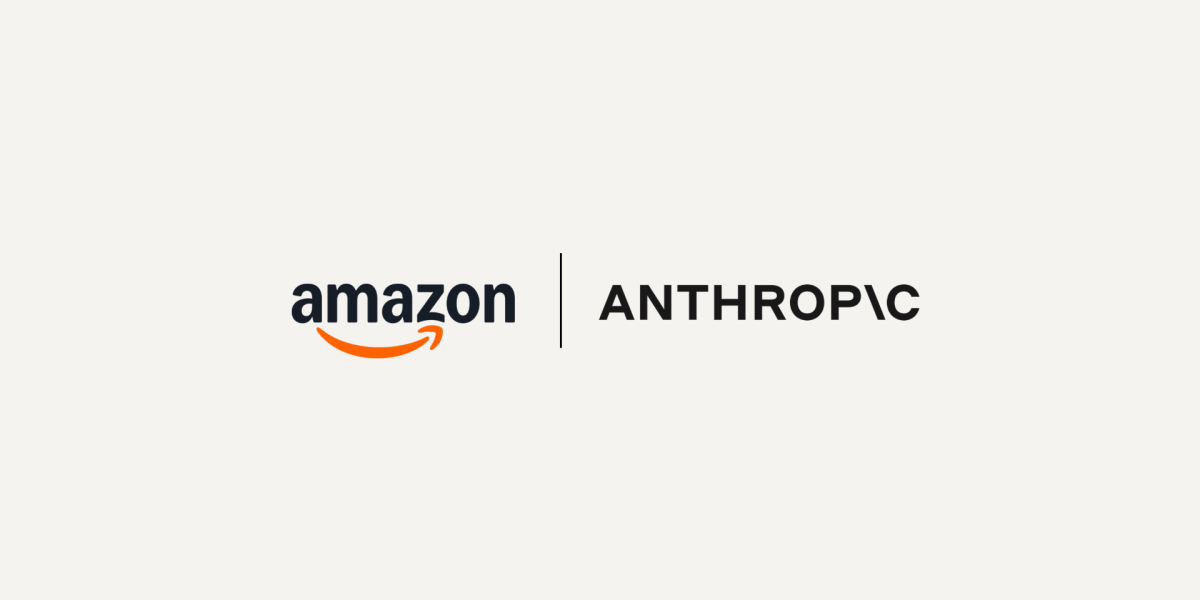 Логотипы Amazon и Anthropic на официальной карточке Amazon News о расширении стратегического сотрудничества