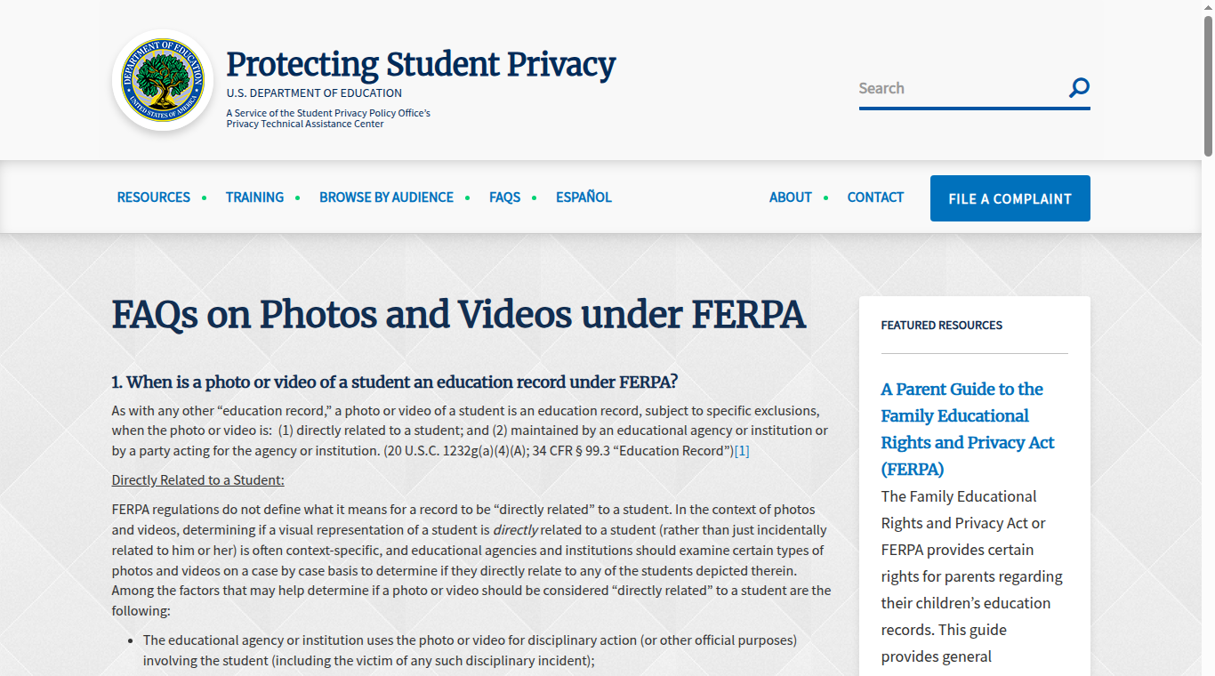 Скриншот официальной страницы Protecting Student Privacy с FAQ о фото и видео под FERPA