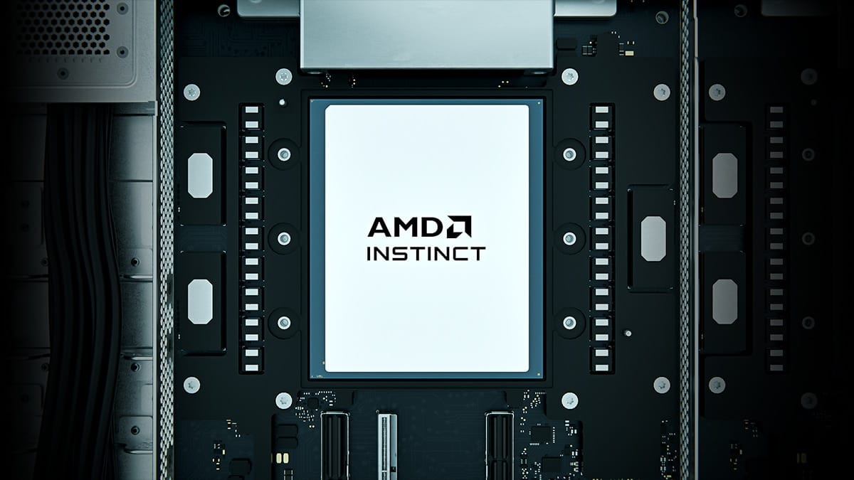 Модуль AMD Instinct MI455X с логотипом Instinct