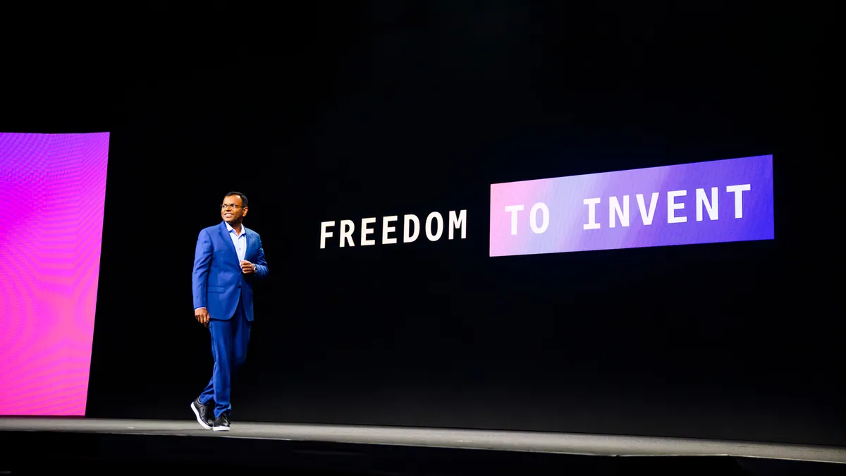 Свами Сивасубраманиан на сцене AWS Summit New York 2026