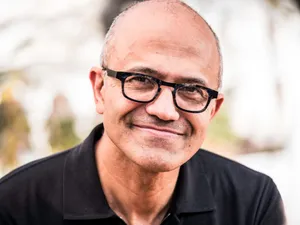 Сатья Наделла, генеральный директор Microsoft, официальный портрет Microsoft