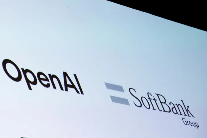 Логотипы SoftBank и OpenAI