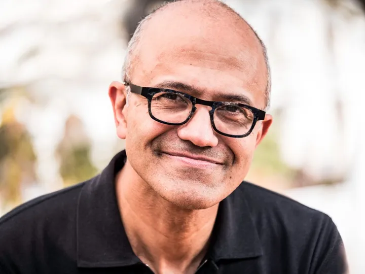 Сатья Наделла, генеральный директор Microsoft, официальный портрет Microsoft